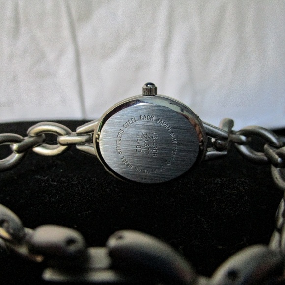 Gloria Vanderbilt watch - Picture 2 of 3